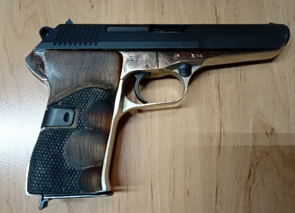 Pistole ČZ 52 7,62 Tokarev jedna rána od 10,- Kč 0,4 €